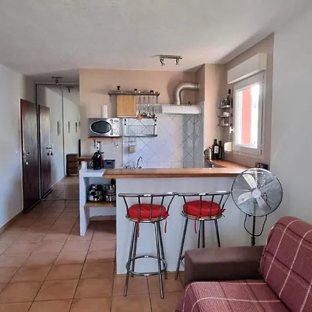 Apartment Sea View, Balcony, Private Parking